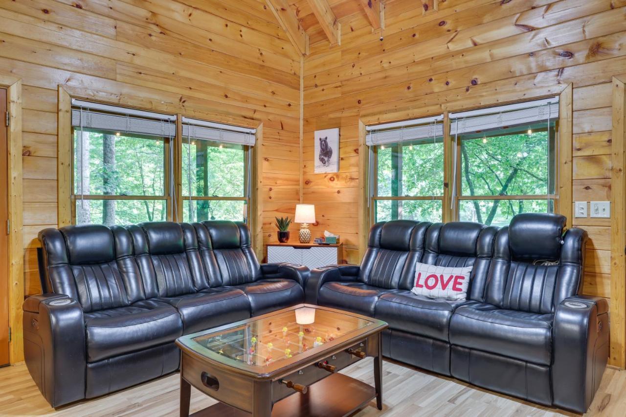 Riverfront Ellijay Cabin With Deck And Pool Access! Zewnętrze zdjęcie