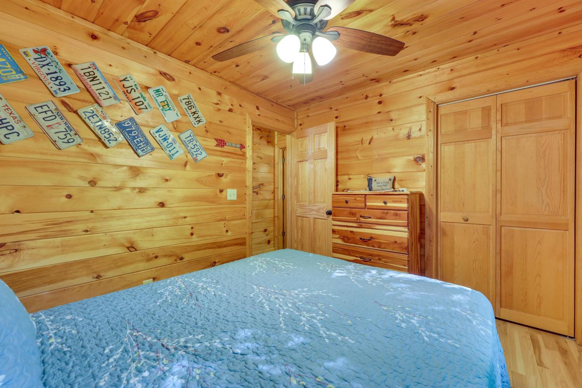 Riverfront Ellijay Cabin With Deck And Pool Access! Zewnętrze zdjęcie