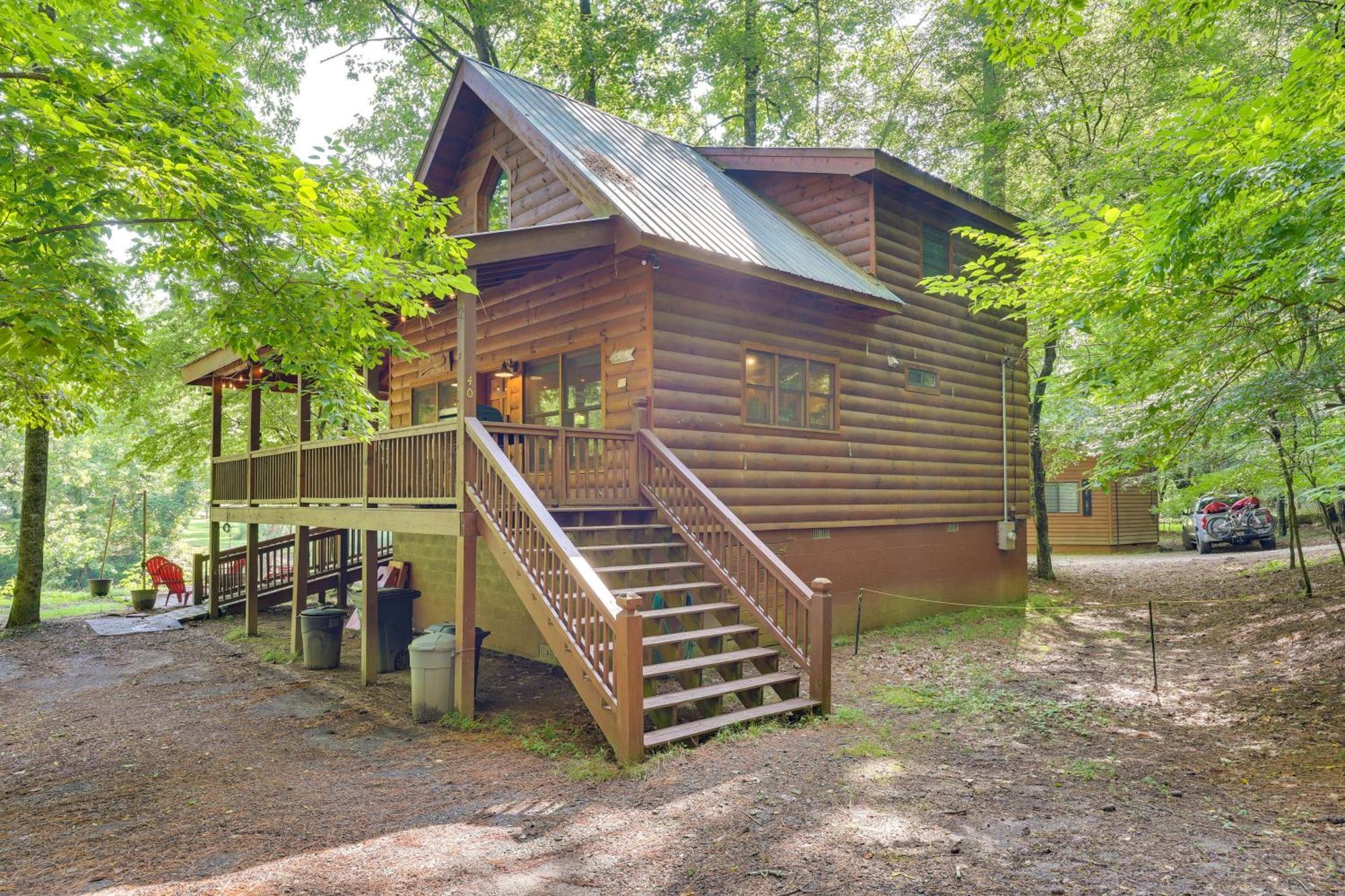 Riverfront Ellijay Cabin With Deck And Pool Access! Zewnętrze zdjęcie